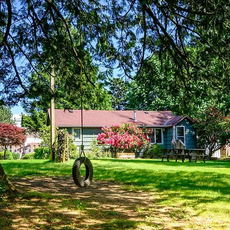 Bramblebank Cottages Harrison Hot Springs Exterior photo