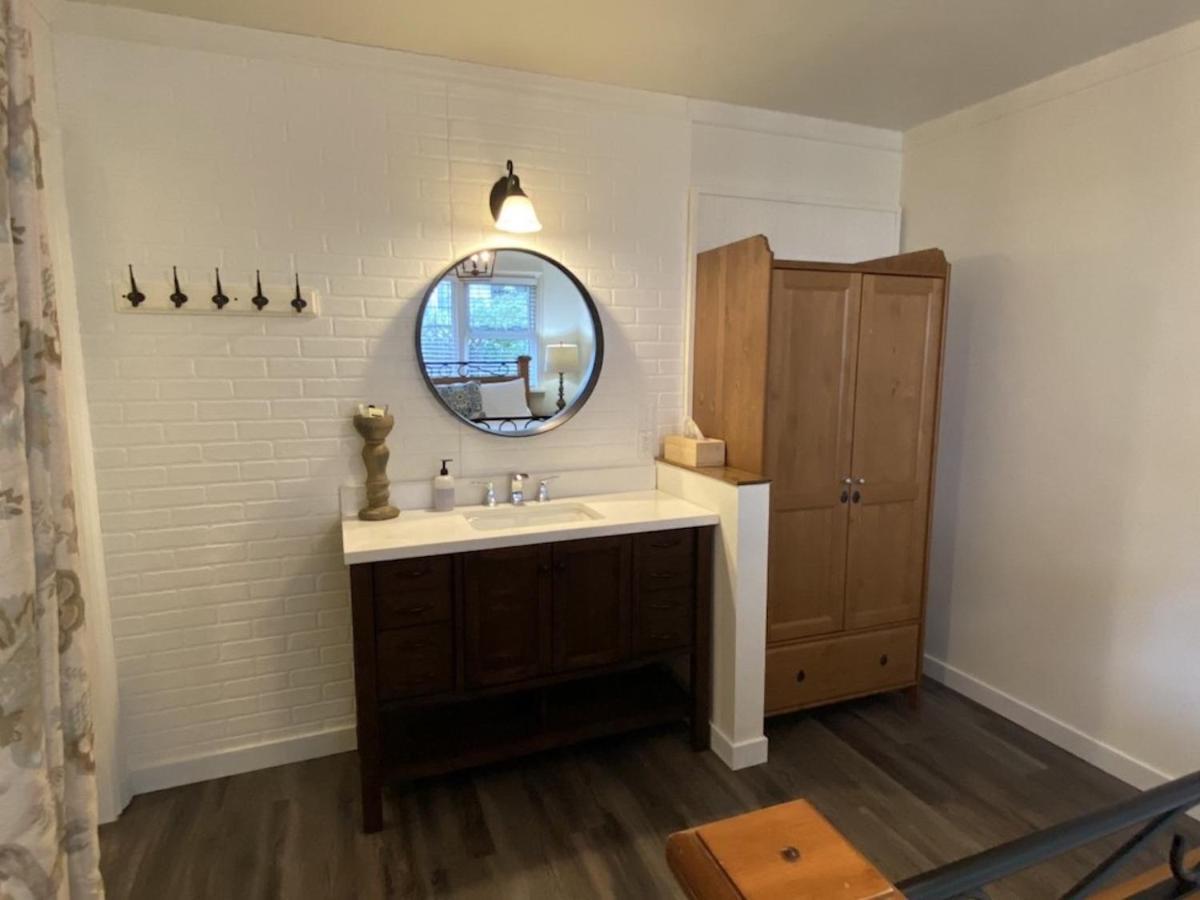 Hotel Bramblebank Harrison Hot Springs